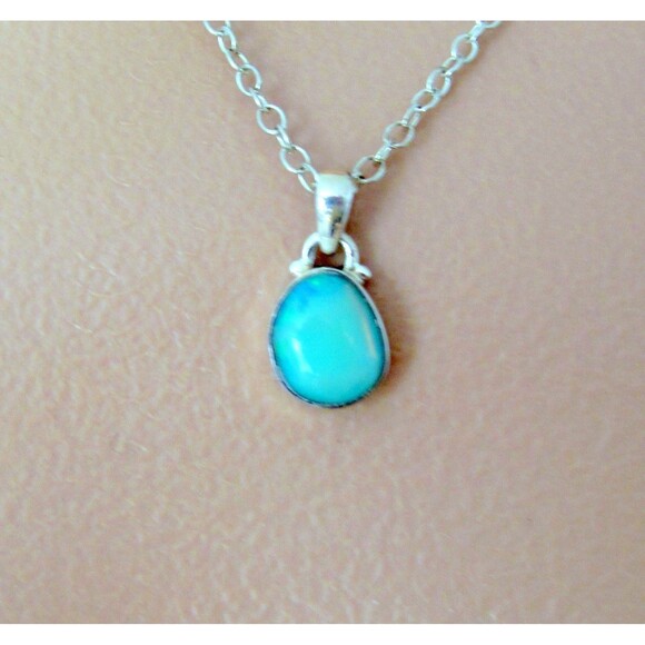 Flashy Ethiopian Opal Pendant 925 Sterling Silver Small 20mm October Birthstone - Picture 4 of 9